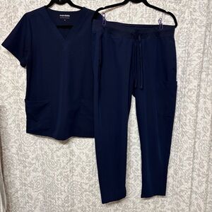 Mandala Navy Blue Scrub Set, The Top is a Medium, The Pants are a Petite Large